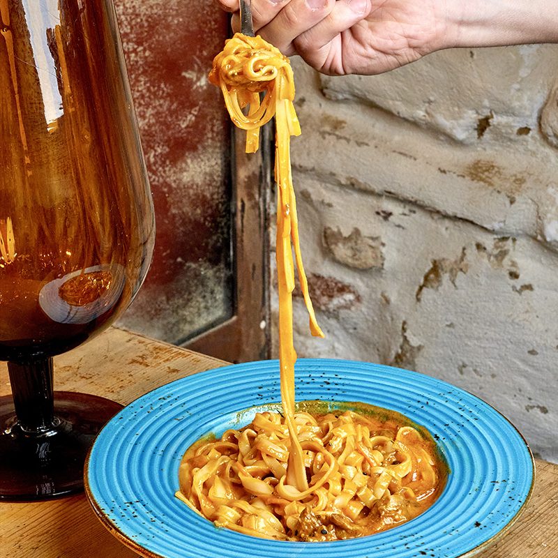 PAD_THAI_DE_RABO_DE_TORO_LECHE_DE_COCO_Y_CURRY_ROJO_